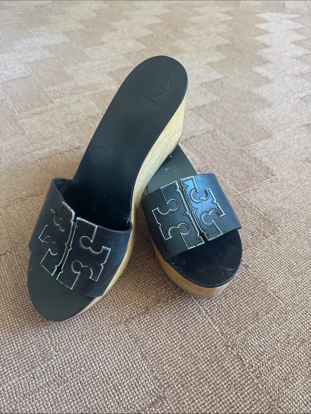 Tory Burch Ines 80 mm Black Leather Logo Slide Wooden Wedge